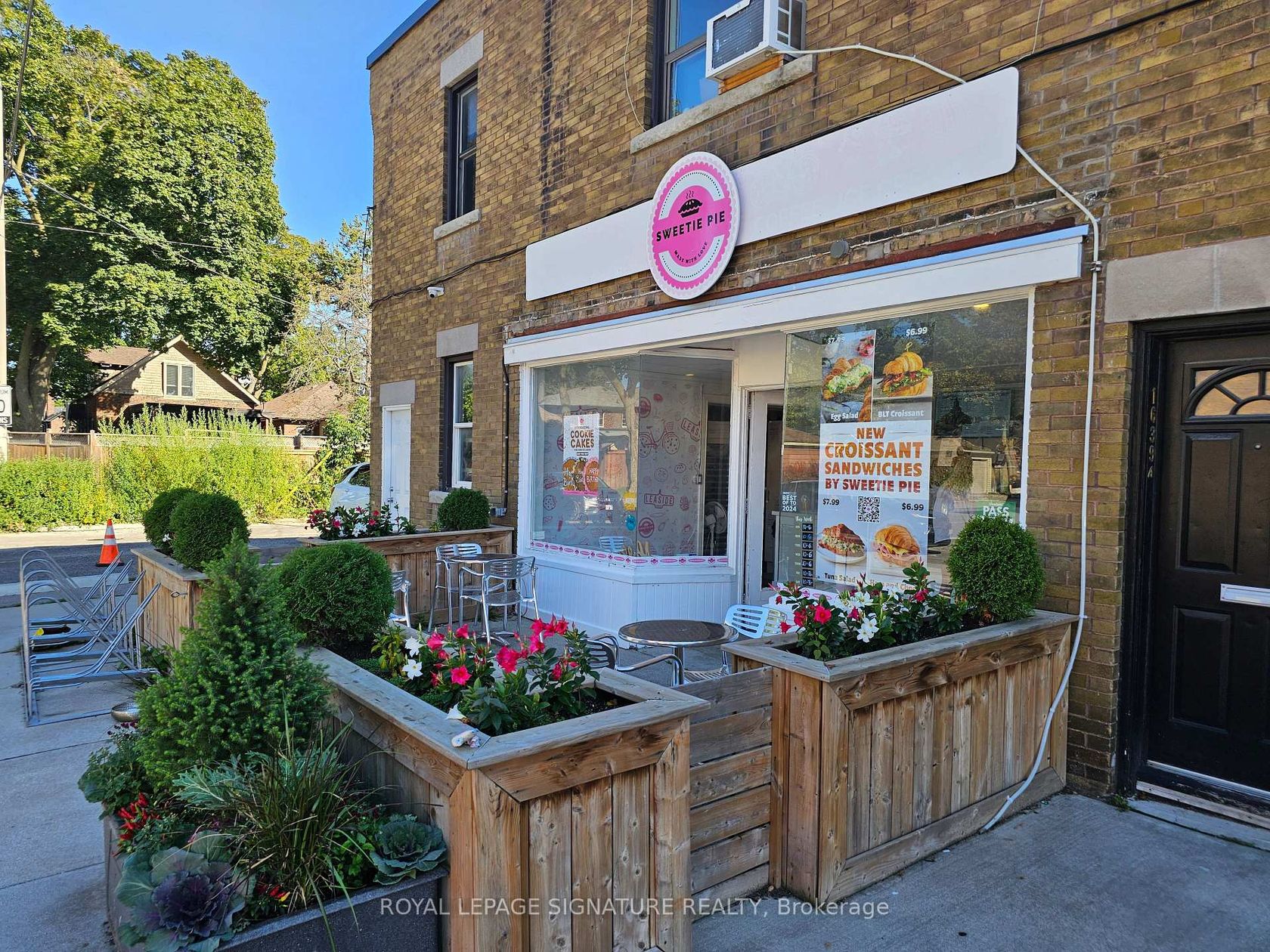 1639 Bayview Avenue, Leaside, Toronto photo number 2