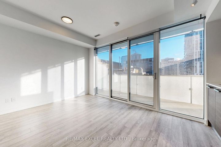 Photo 11 at 703 - 28 Wellesley Street E, Yonge Corridor, Toronto