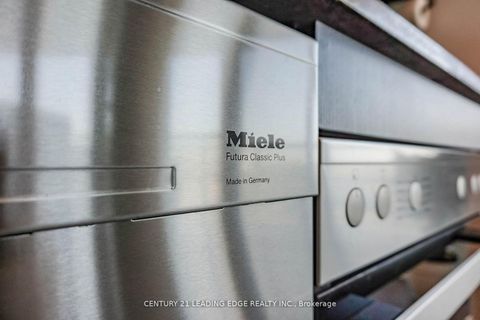 Photo 11 at 525 - 99 The Donway West, Don Mills, Toronto