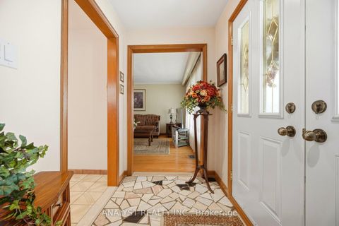 Photo 6 at 15 Debby Court, Pelmo Park W4, Toronto