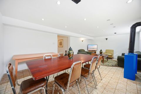 Photo 33 at 15 Debby Court, Pelmo Park W4, Toronto