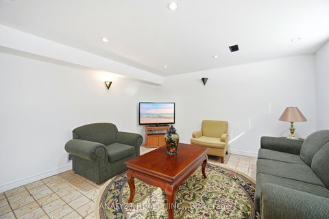 Photo 34 at 15 Debby Court, Pelmo Park W4, Toronto