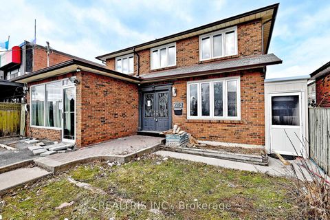 Photo 2 at 622 The Queensway, Queensway, Toronto