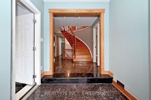 Photo 4 at 622 The Queensway, Queensway, Toronto