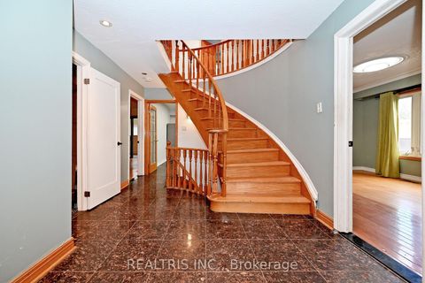 Photo 5 at 622 The Queensway, Queensway, Toronto