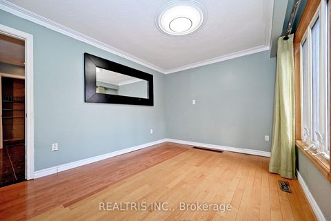 Photo 7 at 622 The Queensway, Queensway, Toronto