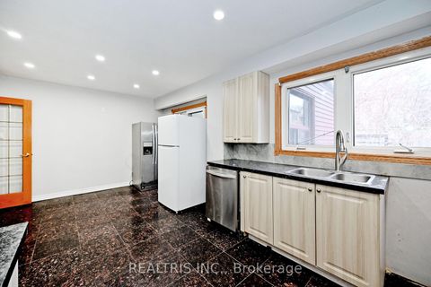 Photo 10 at 622 The Queensway, Queensway, Toronto