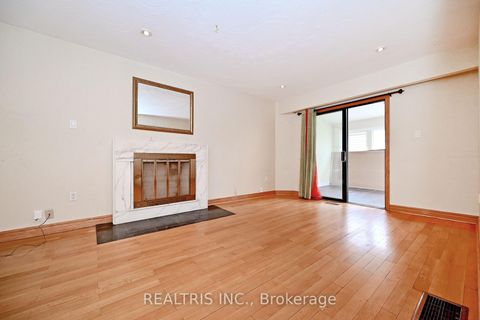 Photo 12 at 622 The Queensway, Queensway, Toronto