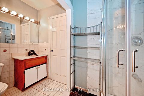 Photo 13 at 622 The Queensway, Queensway, Toronto