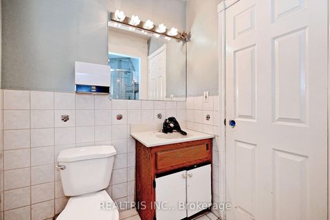 Photo 14 at 622 The Queensway, Queensway, Toronto