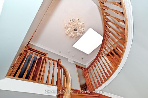 Photo 16 at 622 The Queensway, Queensway, Toronto