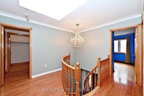 Photo 17 at 622 The Queensway, Queensway, Toronto