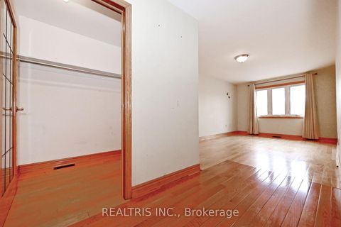 Photo 18 at 622 The Queensway, Queensway, Toronto