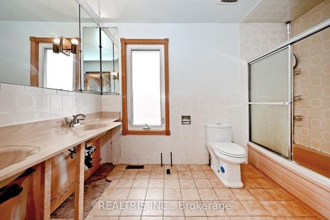 Photo 20 at 622 The Queensway, Queensway, Toronto