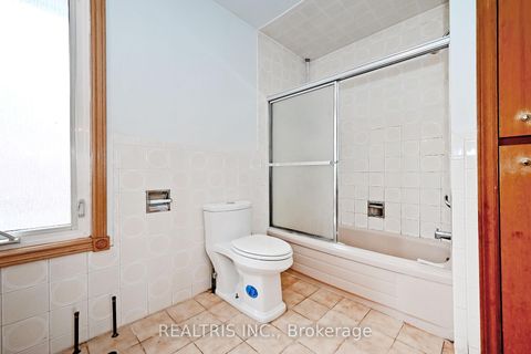 Photo 21 at 622 The Queensway, Queensway, Toronto