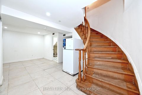 Photo 26 at 622 The Queensway, Queensway, Toronto