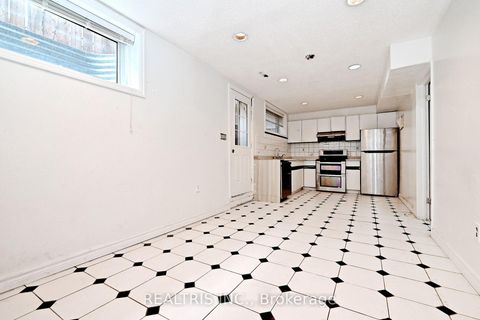 Photo 27 at 622 The Queensway, Queensway, Toronto