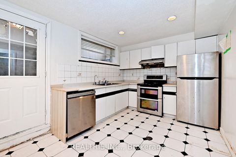 Photo 28 at 622 The Queensway, Queensway, Toronto