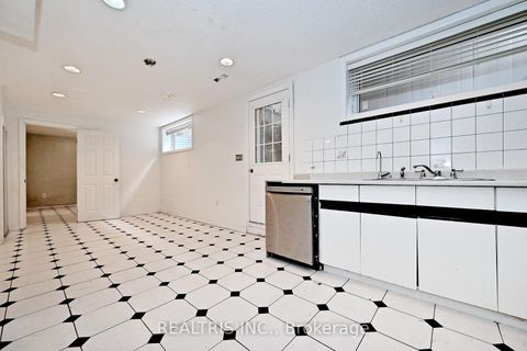 Photo 29 at 622 The Queensway, Queensway, Toronto