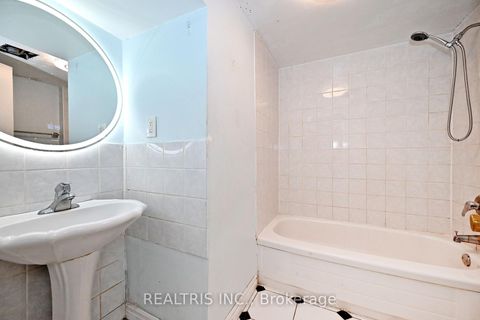 Photo 31 at 622 The Queensway, Queensway, Toronto