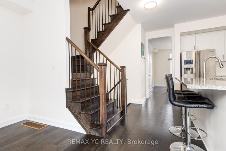 Photo 7 at 33 Duncombe Lane, South Richvale, Richmond Hill