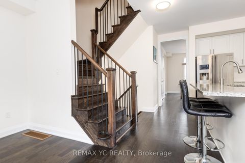 Photo 7 at 33 Duncombe Lane, South Richvale, Richmond Hill