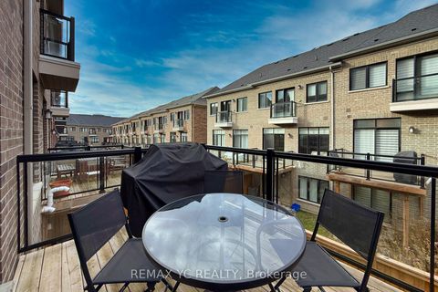 Photo 29 at 33 Duncombe Lane, South Richvale, Richmond Hill