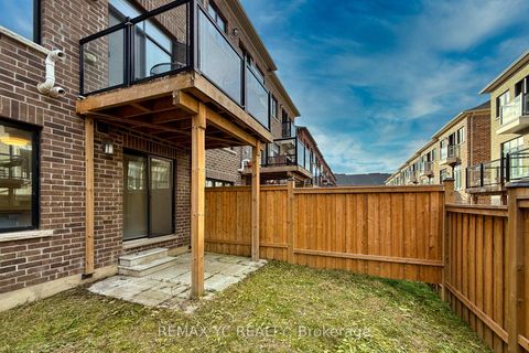 Photo 32 at 33 Duncombe Lane, South Richvale, Richmond Hill