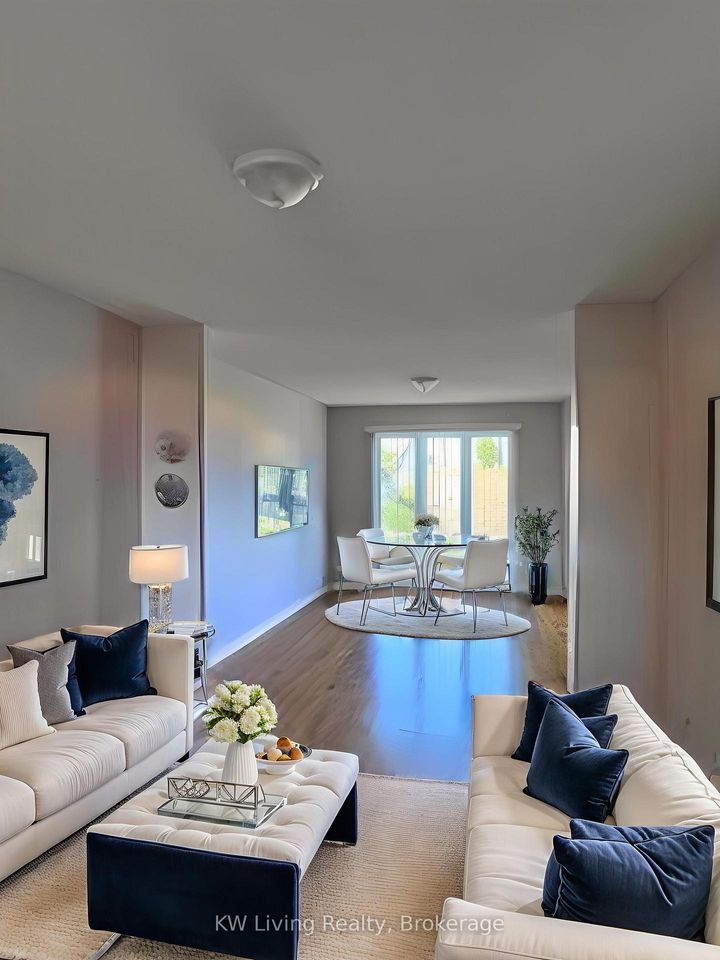 Photo 5 at 7481 Doverwood Drive, Meadowvale, Mississauga