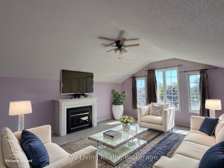 Photo 7 at 7481 Doverwood Drive, Meadowvale, Mississauga