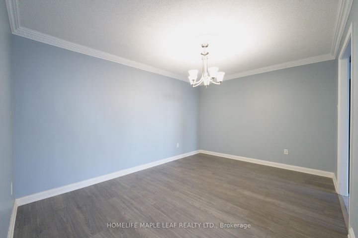 Photo 6 at 407 - 24 Hanover Road, Queen Street Corridor, Brampton