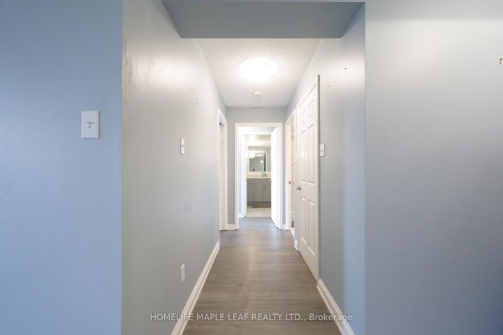 Photo 7 at 407 - 24 Hanover Road, Queen Street Corridor, Brampton
