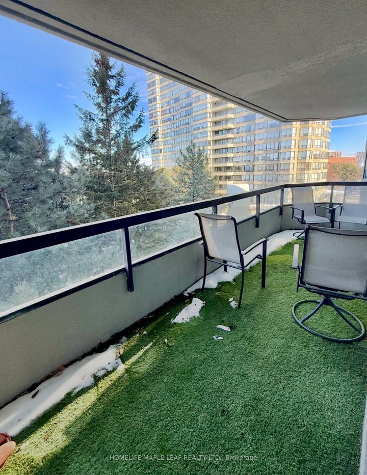 Photo 17 at 407 - 24 Hanover Road, Queen Street Corridor, Brampton