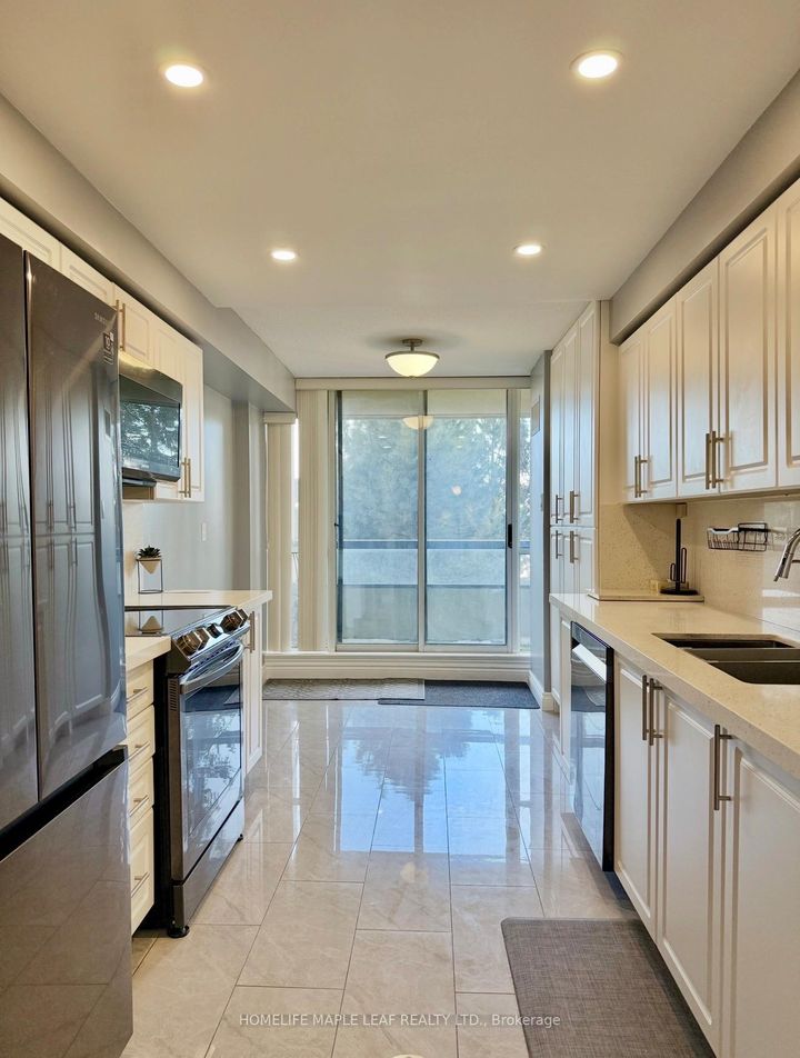 Photo 19 at 407 - 24 Hanover Road, Queen Street Corridor, Brampton