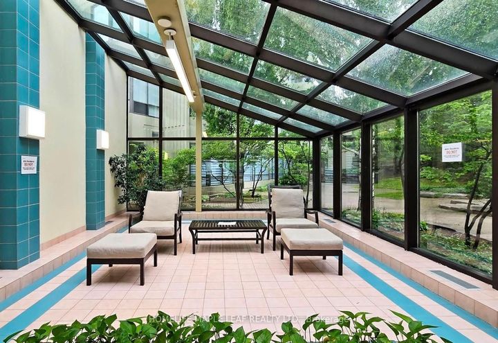 Photo 24 at 407 - 24 Hanover Road, Queen Street Corridor, Brampton