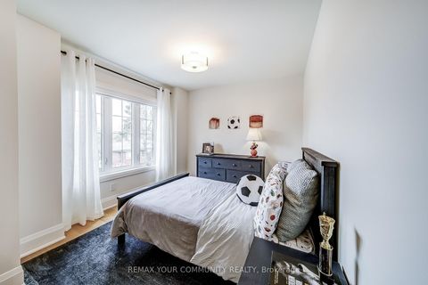 Photo 28 at 116 Lucas Street, Mill Pond, Richmond Hill