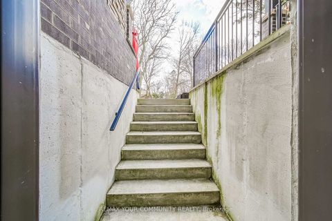 Photo 36 at 116 Lucas Street, Mill Pond, Richmond Hill