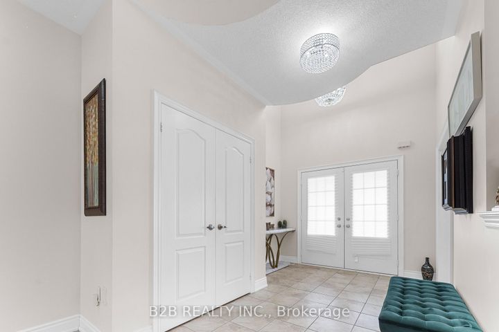 Photo 3 at 22 Templar Street, Credit Valley, Brampton