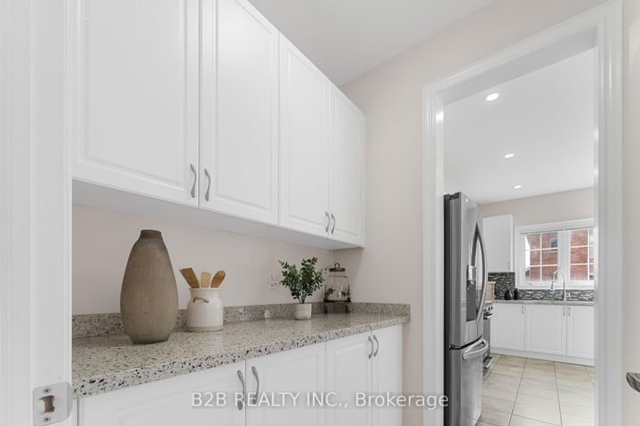 Photo 10 at 22 Templar Street, Credit Valley, Brampton