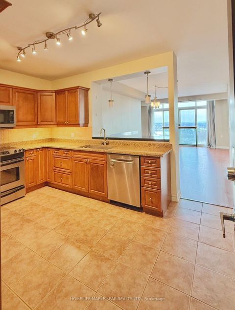 Photo 10 at 1304 - 200 Burnhamthorpe Road E, City Centre, Mississauga