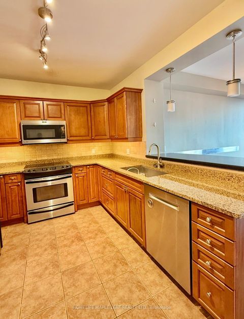 Photo 12 at 1304 - 200 Burnhamthorpe Road E, City Centre, Mississauga