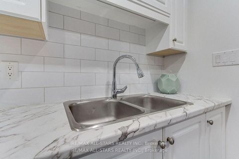 Photo 9 at 103 - 41 Ash Street, Uxbridge