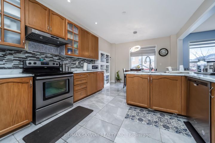 Photo 19 at 54 Sled Dog Road, Wellington, Brampton