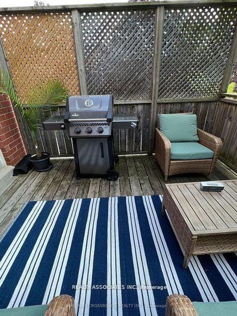 Photo 35 at 40 Sandlewood Court, Bayview Wellington, Aurora