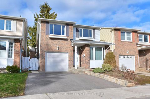 Photo 1 at 976 Raintree Lane, Lorne Park, Mississauga