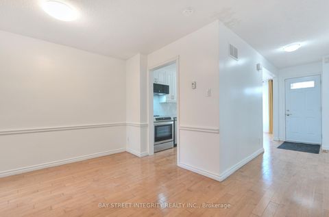 Photo 7 at 976 Raintree Lane, Lorne Park, Mississauga