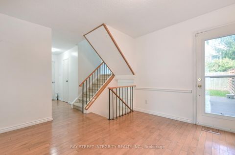 Photo 9 at 976 Raintree Lane, Lorne Park, Mississauga