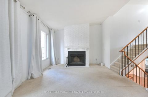 Photo 12 at 976 Raintree Lane, Lorne Park, Mississauga