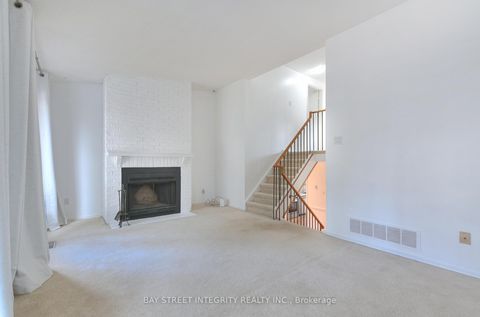 Photo 13 at 976 Raintree Lane, Lorne Park, Mississauga