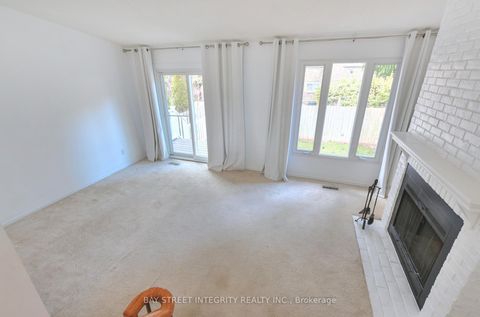 Photo 14 at 976 Raintree Lane, Lorne Park, Mississauga